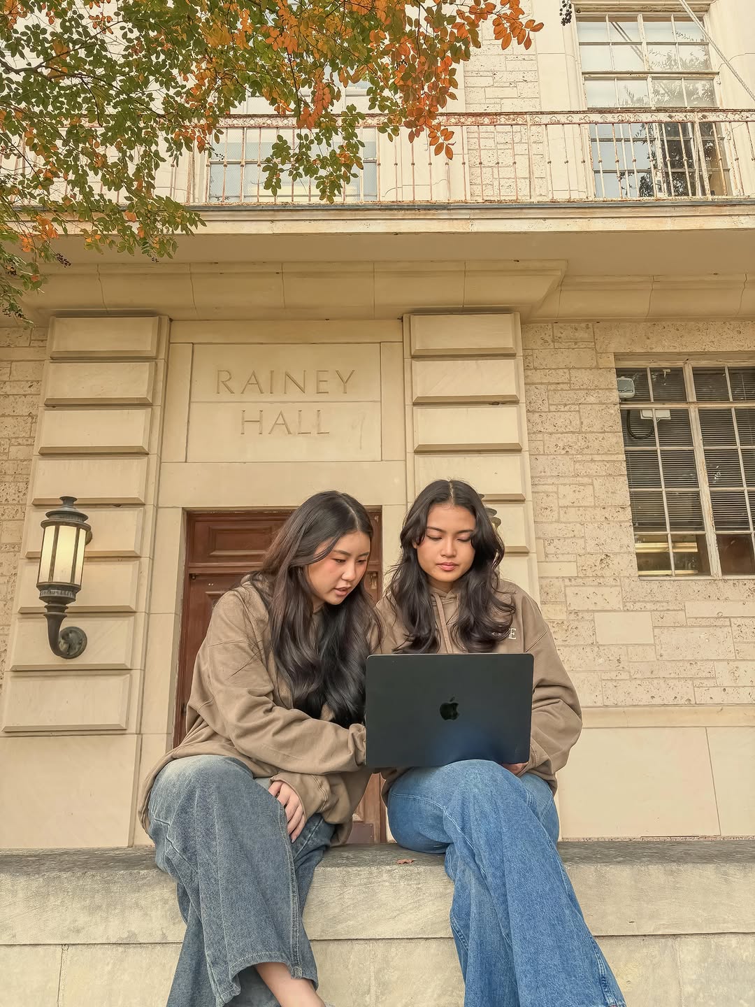 Still searching for housing but you're not in the area? No worries, we make it easy to tour from anywhere.\ud83c\udf0d \nSimply DM us \u201cInterested\u201d or call us to set up a virtual tour in just a few minutes.\ud83d\udcac\nSave $200 on signing fees PLUS get $175 off select floorplans\ud83d\udcb0\nWherever you are, we're here to help you find the perfect place to call home.\ud83e\udde1\ud83c\udfe0