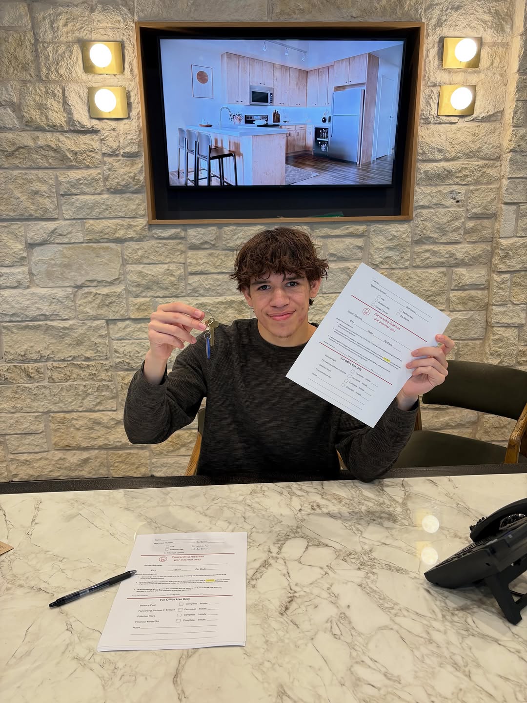 Moving out early?\u2728 Don't forget to stop by the office to fill out your move out form and drop off your keys! We're so glad you called our community home!\ud83c\udfe0 