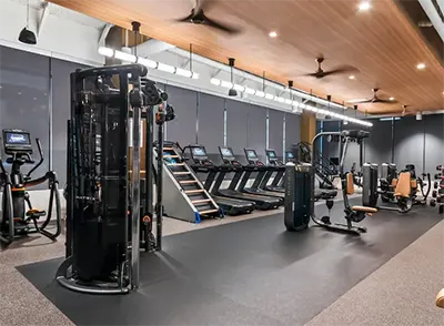 On-site fitness center and cafe for students